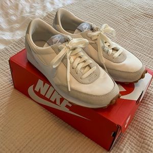 Nike Daybreak women’s sneakers size 6 Summit/White